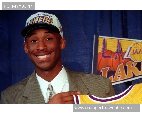 29年前的今天科比布莱恩特18岁首次亮相NBA仅得1板1帽的传奇开端 29年前的今天科比布莱恩特18岁首次亮相NBA仅得1板1帽的传奇开端